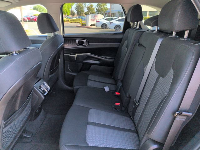 Used 2023 Kia Sorento LX FWD image 16