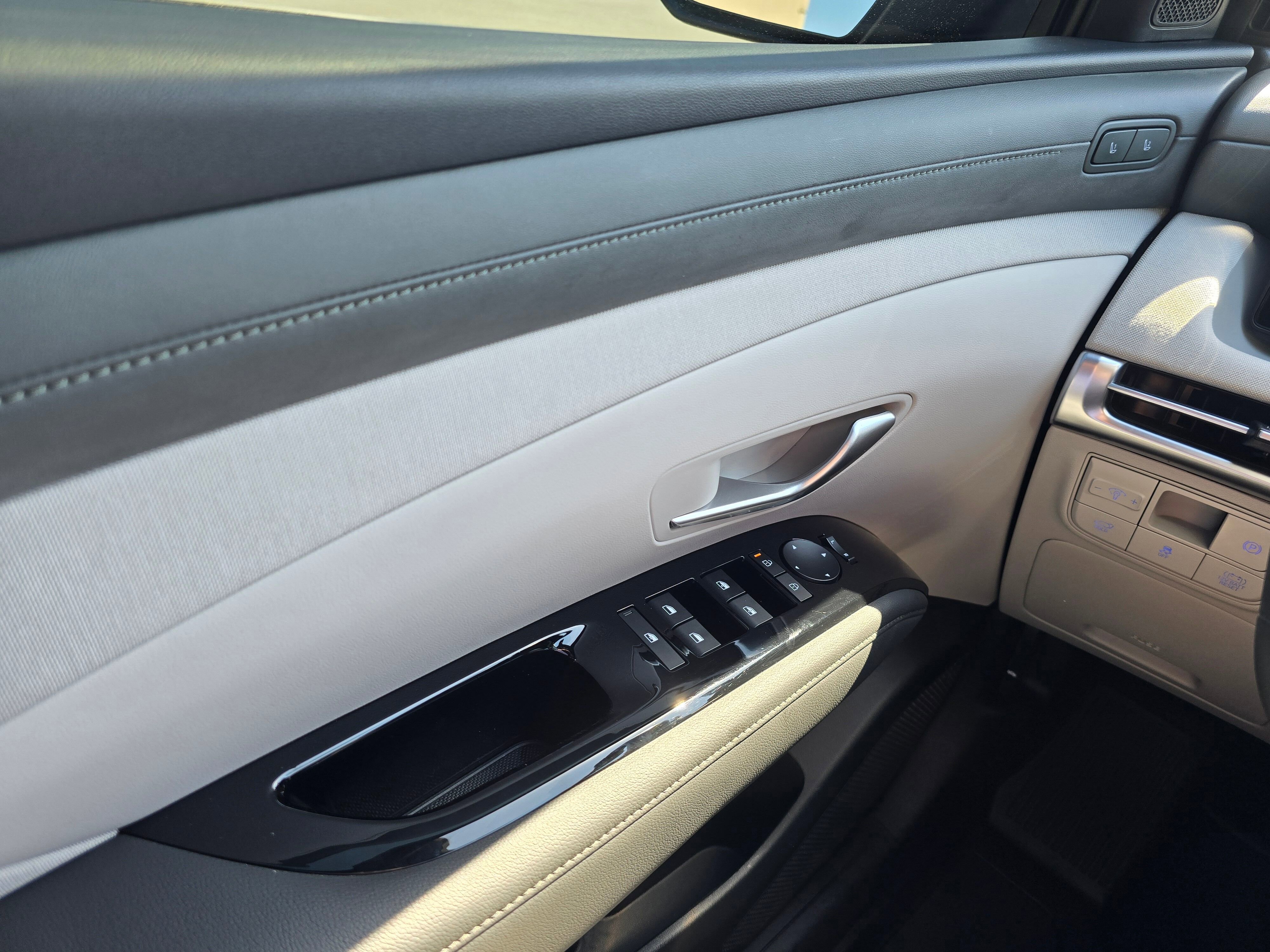 Used 2025 Hyundai Tucson Limited AWD/4WD image 59