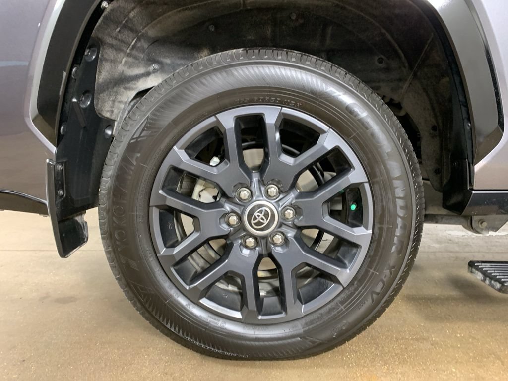 Used 2023 Toyota Sequoia Platinum AWD/4WD image 46