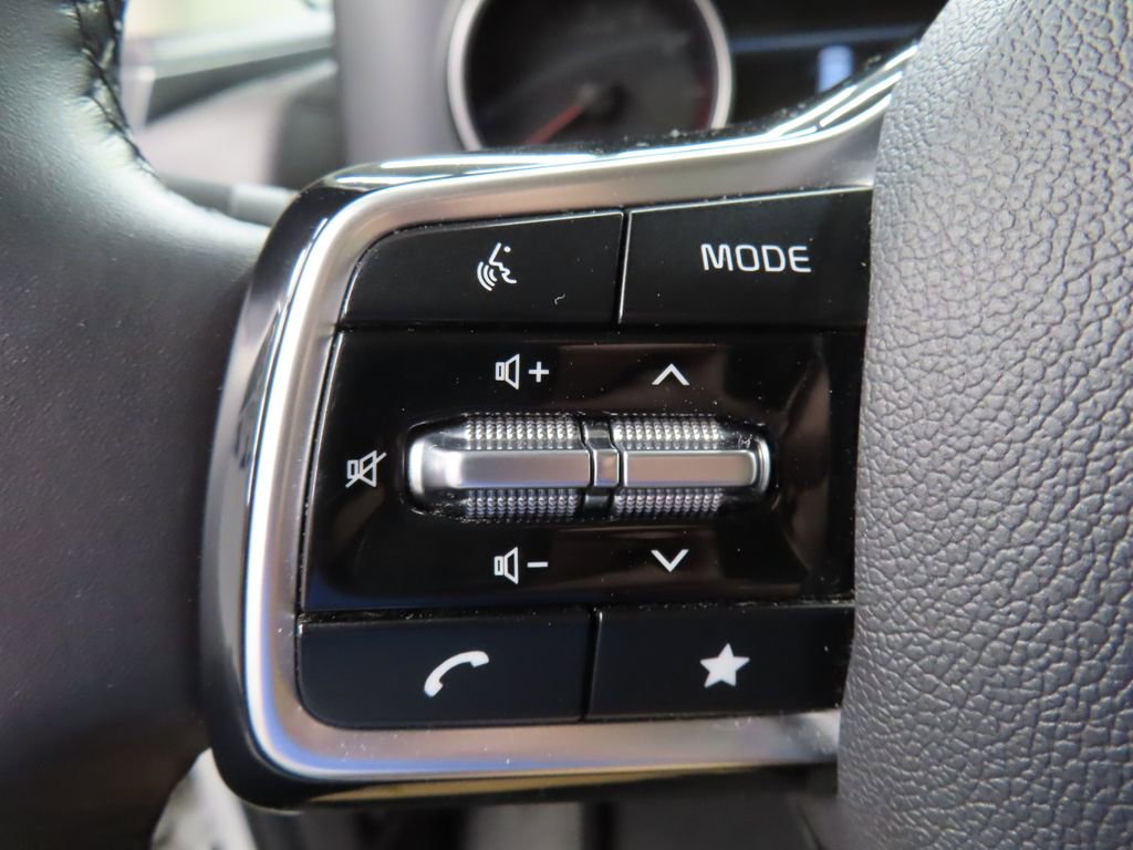 Used 2022 Kia Carnival LX FWD image 42