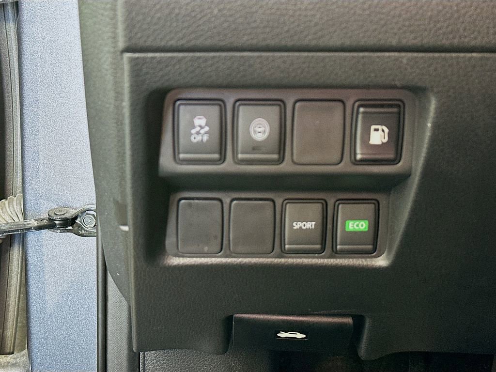 Used 2020 Nissan Rogue S image 10