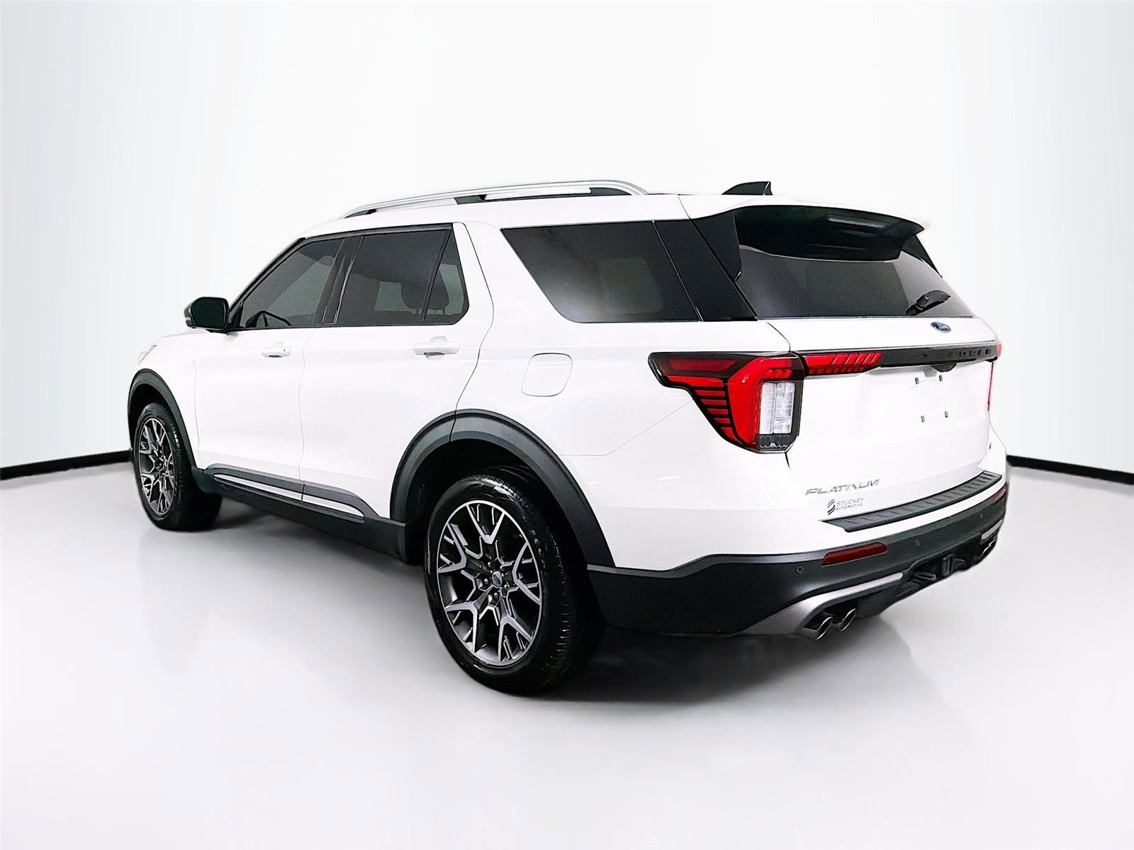 Used 2025 Ford Explorer Platinum w/ Ultimate Package AWD/4WD image 5