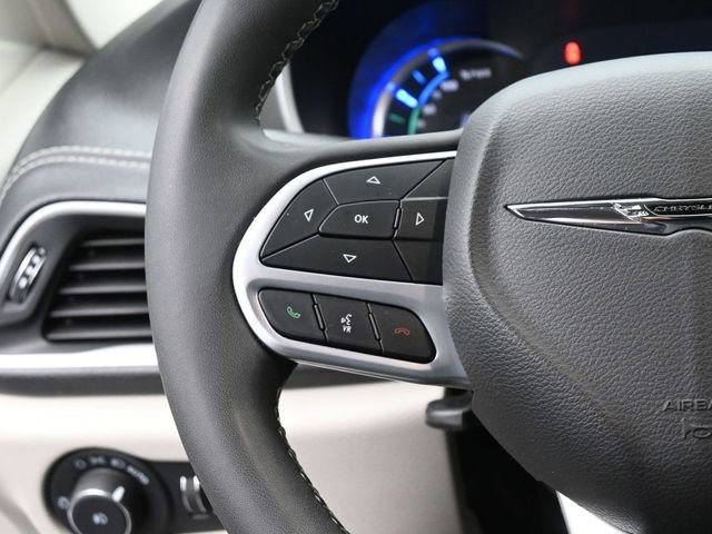 Used 2022 Chrysler Pacifica Touring-L image 30