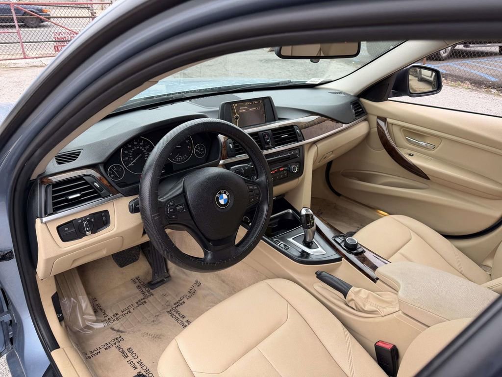 Used 2014 BMW 320i xDrive Sedan AWD/4WD image 23