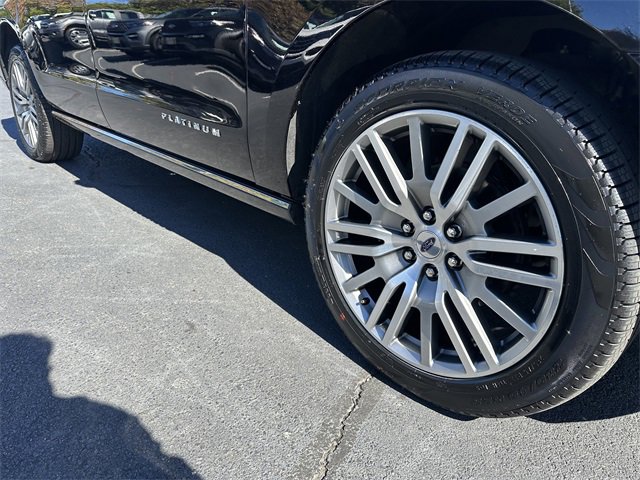 Certified 2022 Ford Expedition Max Platinum image 11