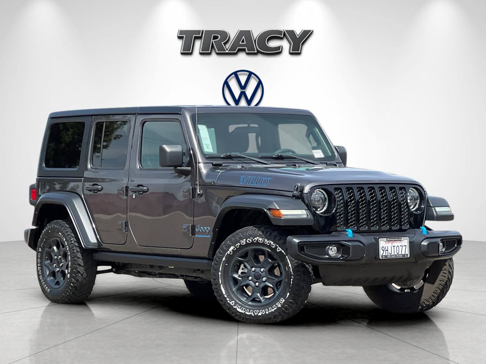 Used 2023 Jeep Wrangler Unlimited w/ Cold Weather Group AWD/4WD image 2