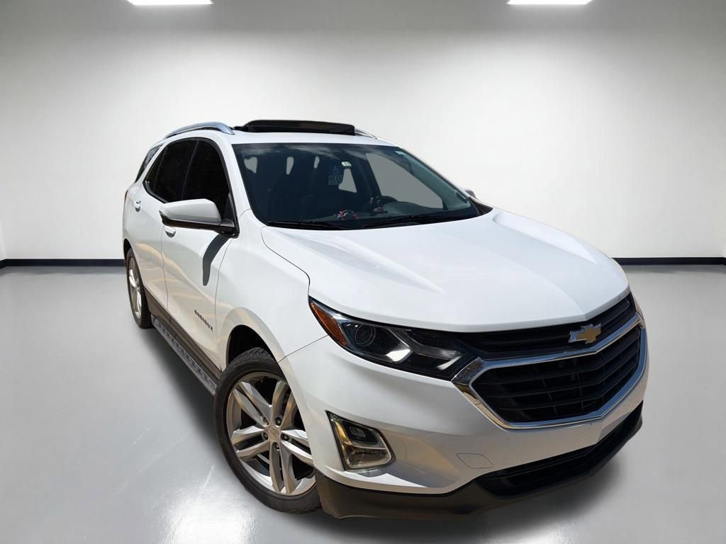 Used 2018 Chevrolet Equinox LT w/ Sun & Infotainment Package FWD image 2