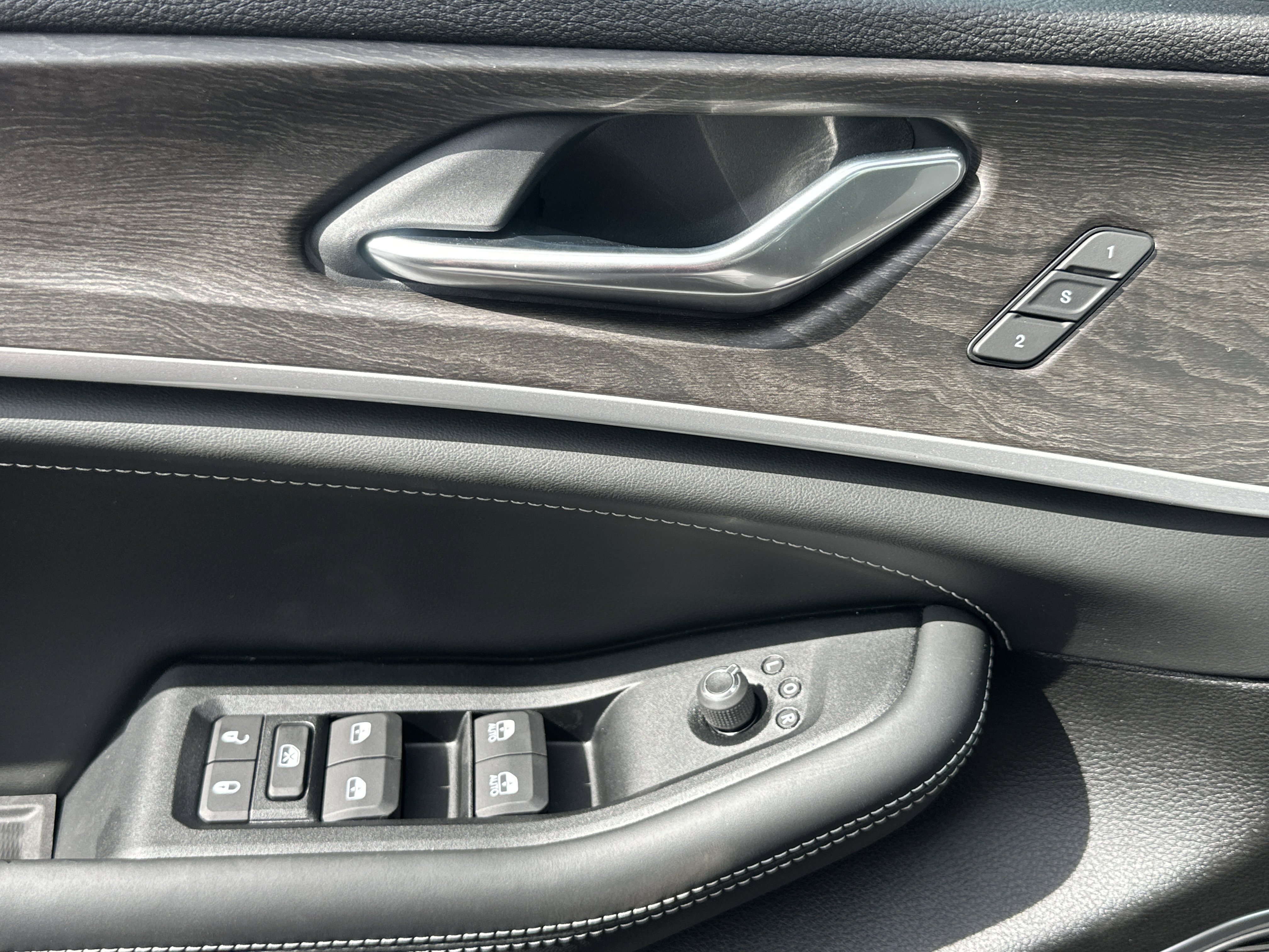 New 2026 Jeep Grand Cherokee L Limited image 11