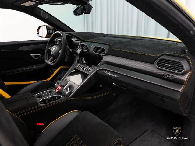 Used 2024 Lamborghini Urus Performante AWD/4WD image 46
