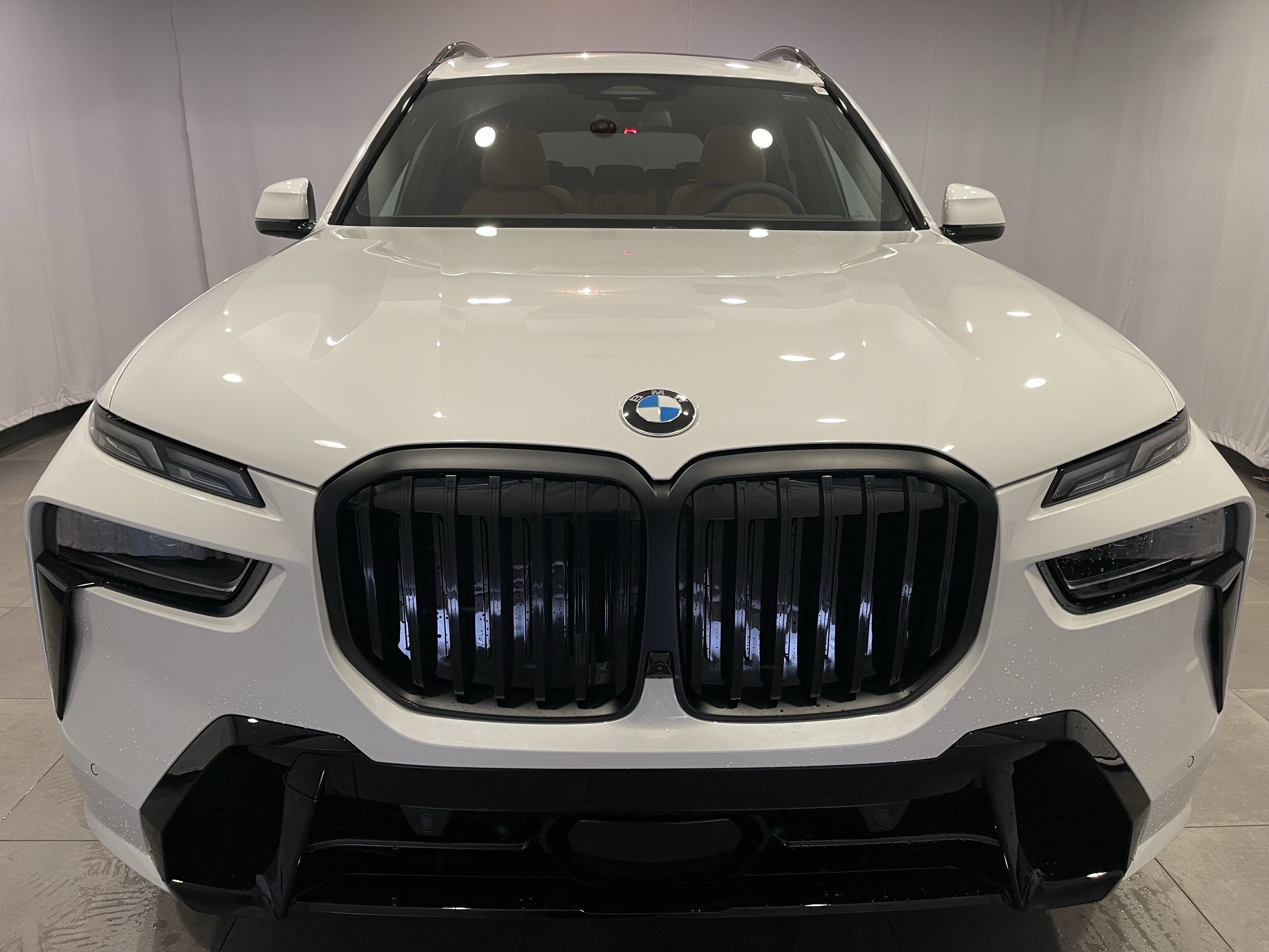 New 2027 BMW X7 xDrive40i w/ M Sport Package AWD/4WD image 2