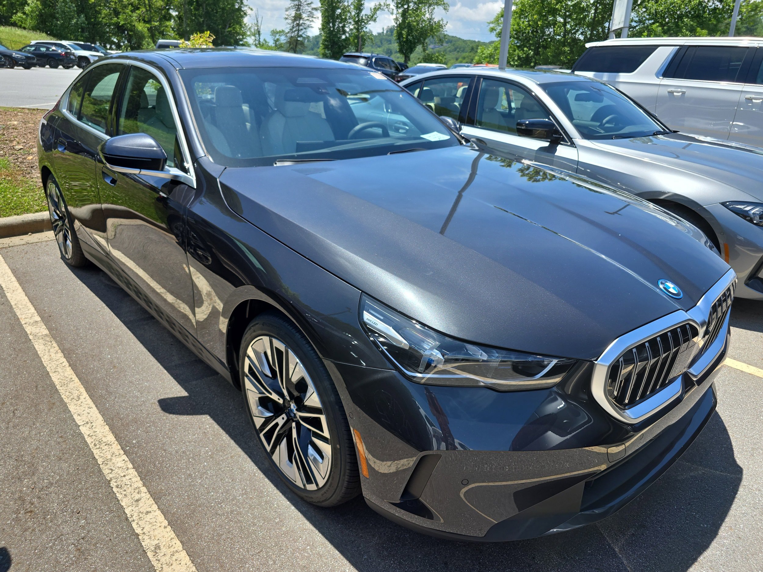New 2027 BMW i5 xDrive40
