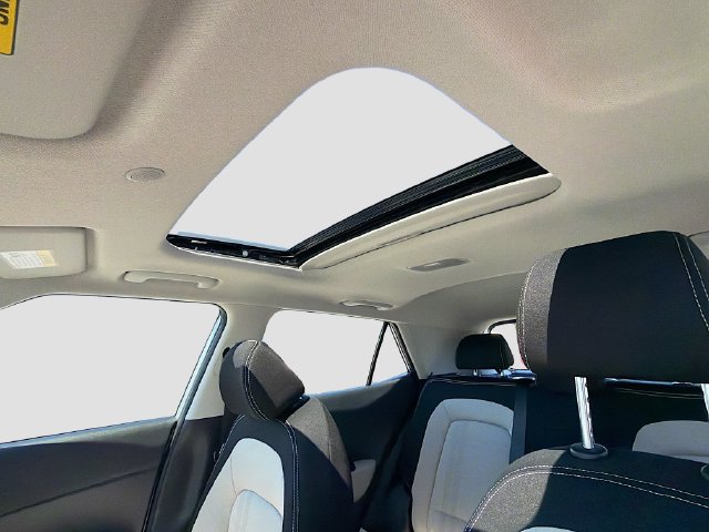 New 2026 Hyundai Venue SEL FWD image 21