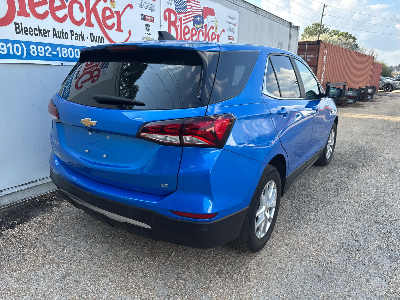 Used 2024 Chevrolet Equinox LT w/ LPO, Floor Liner Package FWD image 3