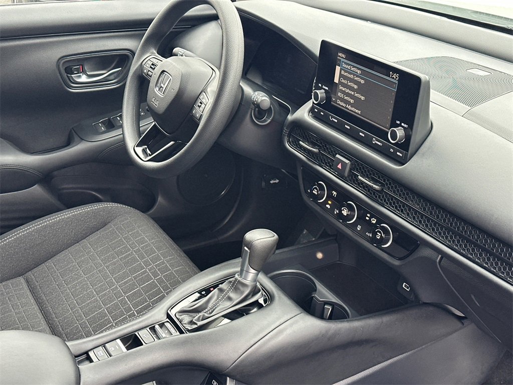 Used 2025 Honda HR-V LX image 9