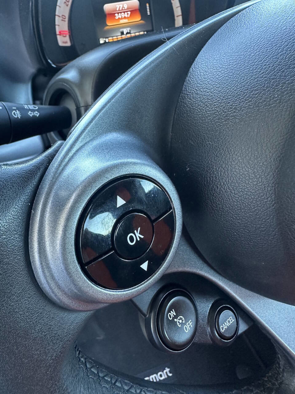 Used 2016 smart fortwo passion RWD image 19
