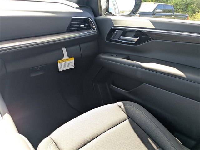 New 2026 Chevrolet Suburban LS image 18