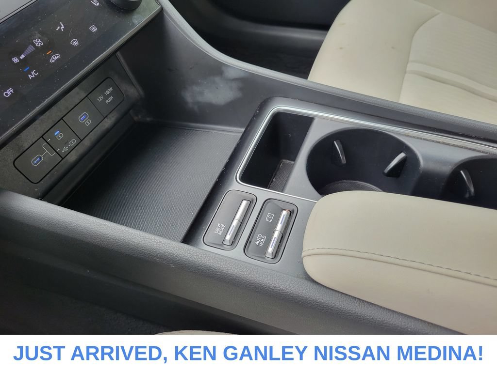 Used 2025 Hyundai Sonata SEL FWD image 11