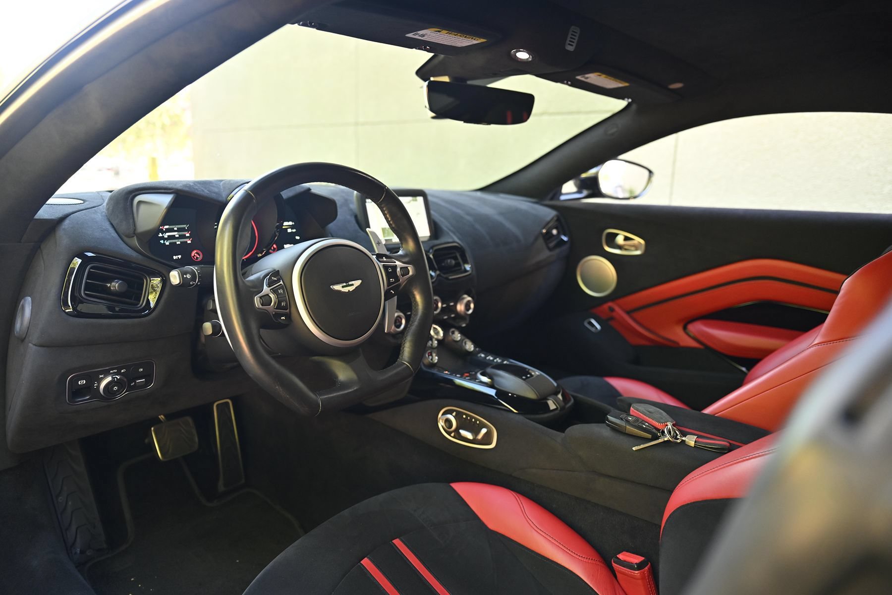 Used 2020 Aston Martin V8 Vantage Coupe RWD image 16
