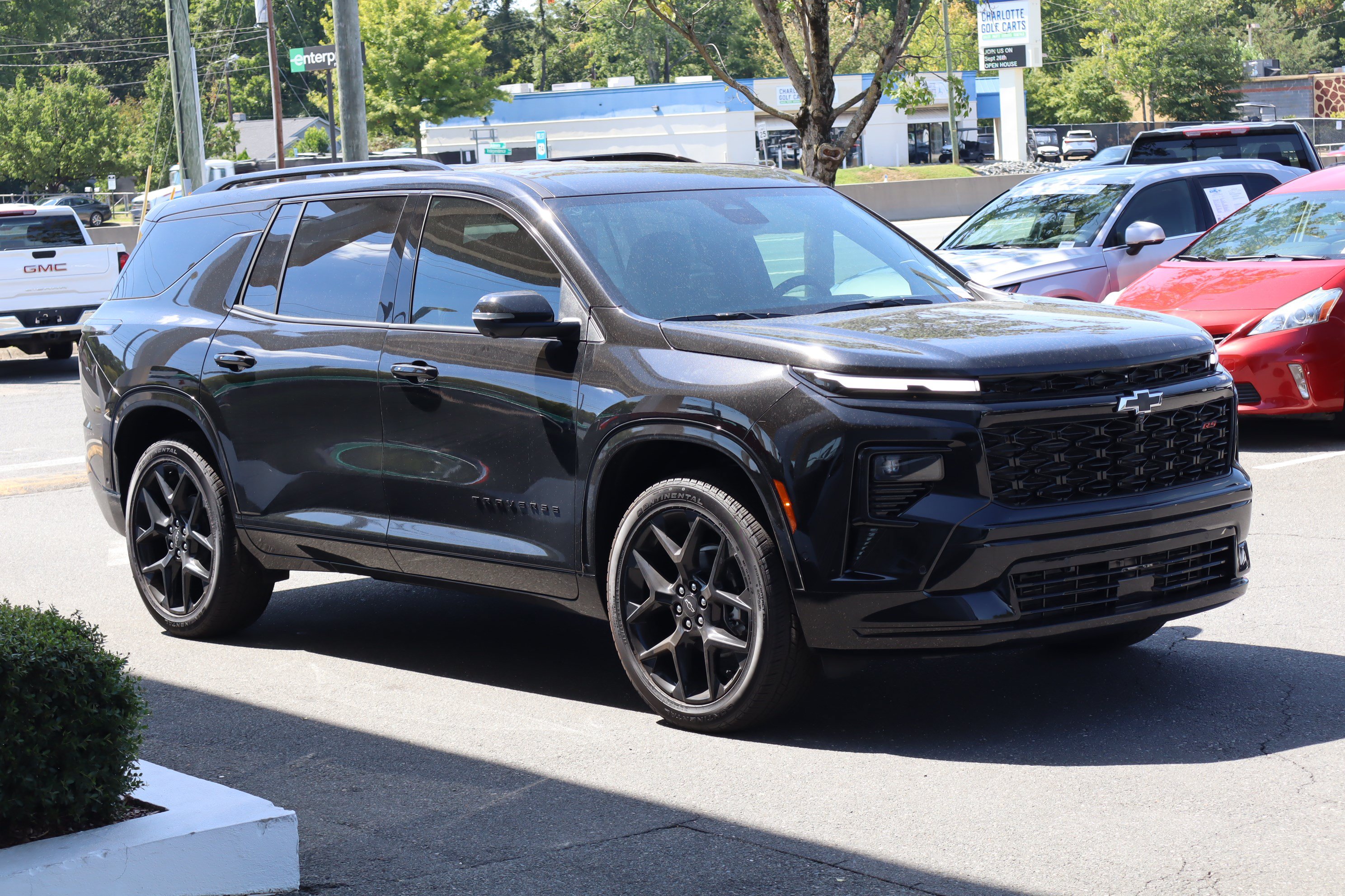 New 2026 Chevrolet Traverse RS w/ LPO, Floor Liner Package FWD image 2