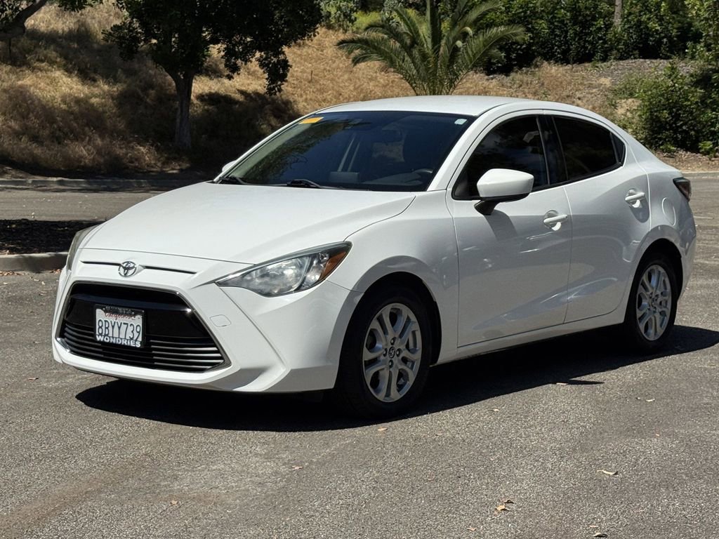 Used 2018 Toyota Yaris iA image 3