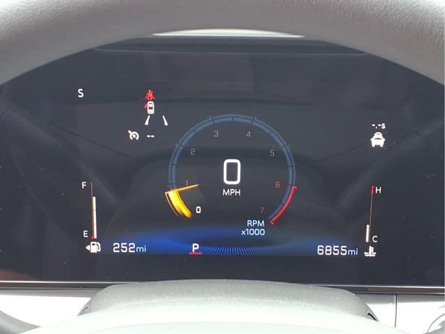 Used 2026 Chevrolet Trax LT FWD image 13