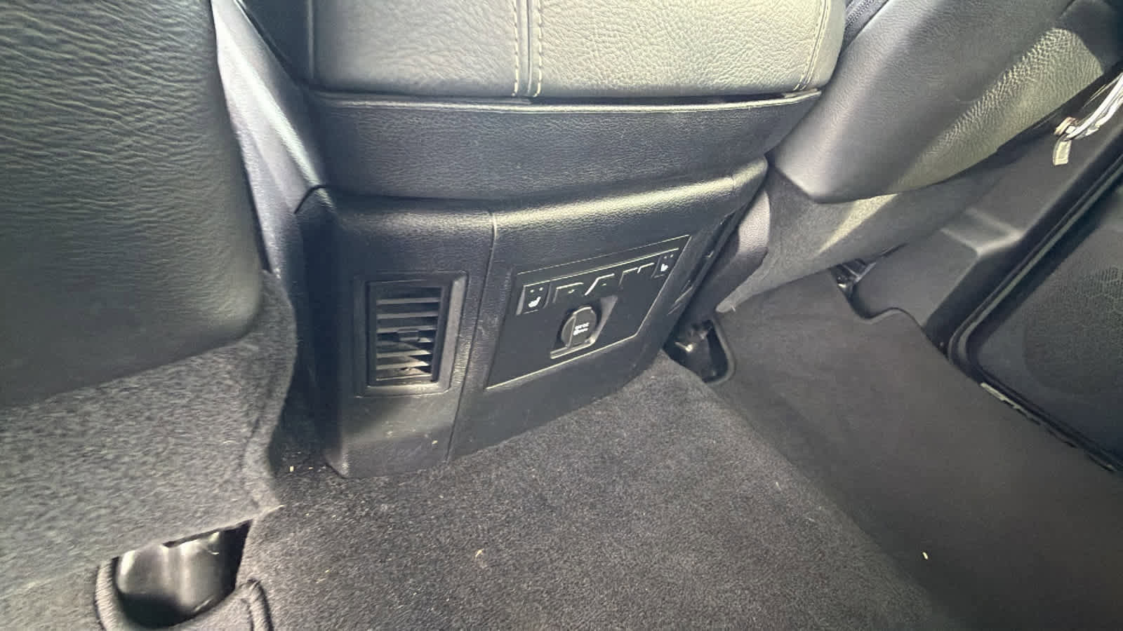 Used 2015 RAM 2500 Limited image 25