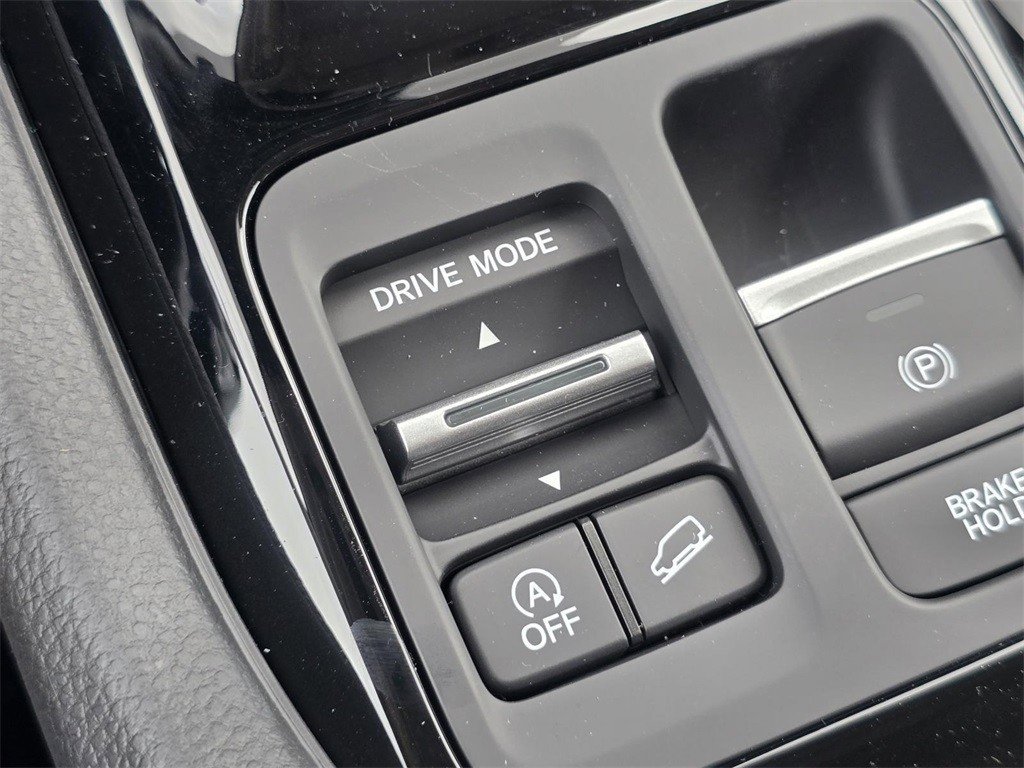 New 2025 Honda Pilot Touring image 8