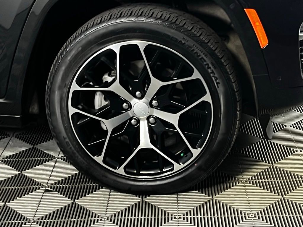 Used 2024 Jeep Grand Cherokee Summit image 11