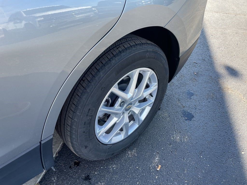 Certified 2024 Chevrolet Equinox LT w/ LPO, Floor Liner Package image 7