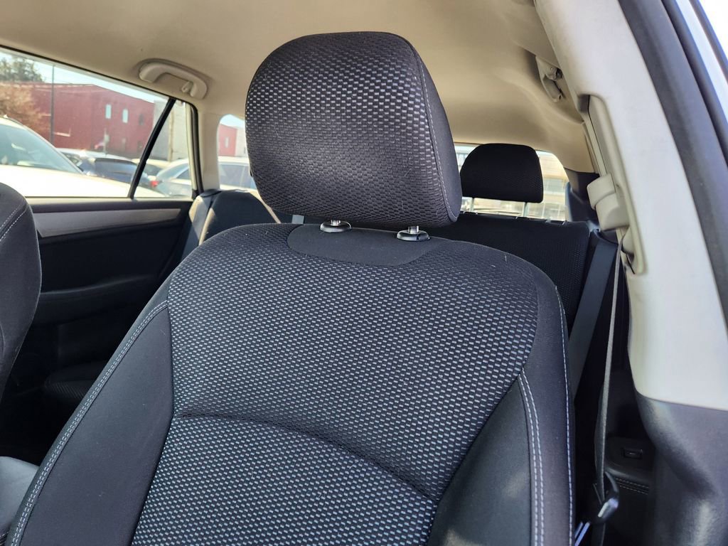 Used 2018 Subaru Outback 2.5i Premium image 11