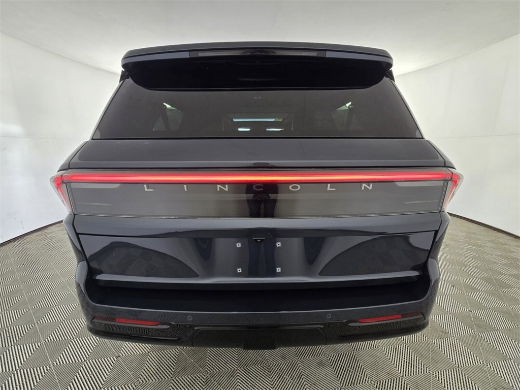 Used 2025 Lincoln Navigator L Reserve w/ Jet Appearance Package image 15