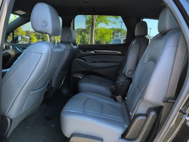 Used 2022 Buick Enclave Essence image 17
