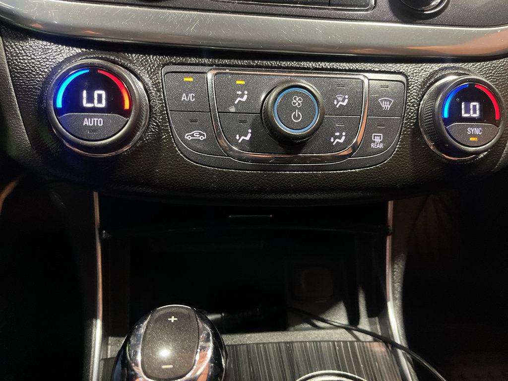 Used 2017 Chevrolet Impala LT FWD image 17