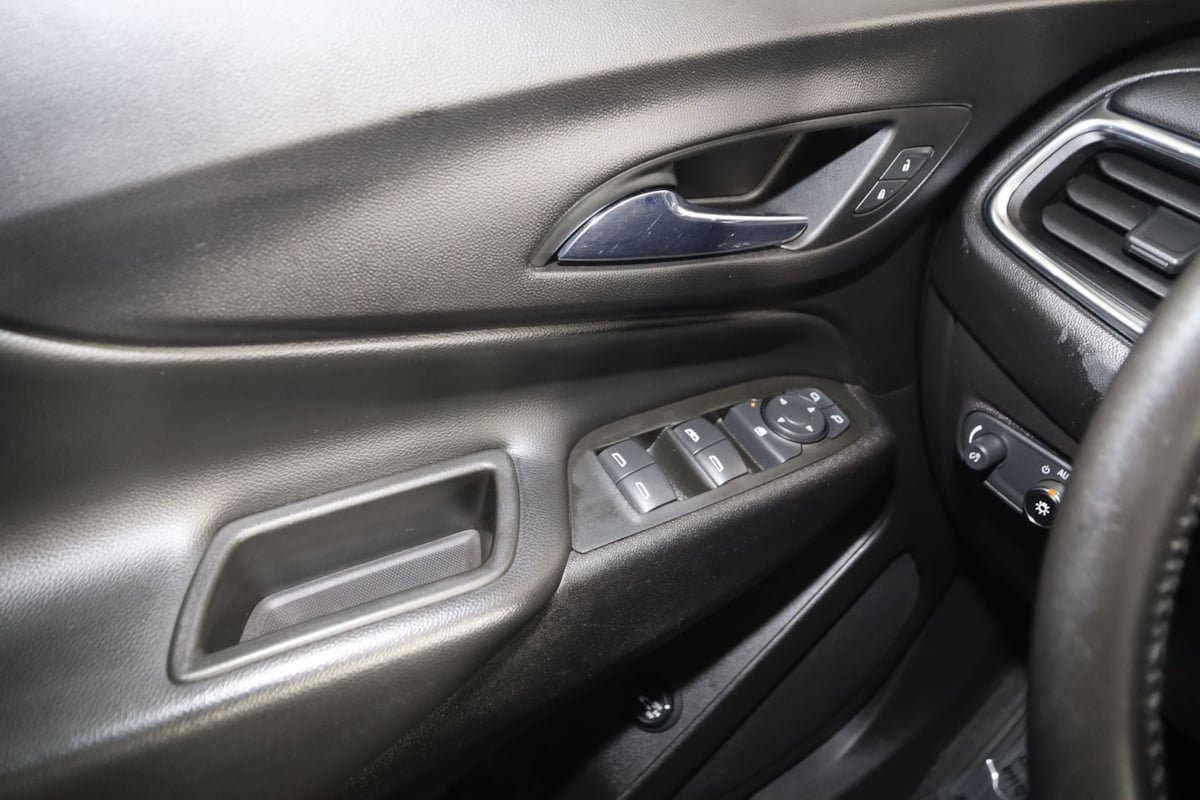 Used 2020 Chevrolet Equinox LT FWD image 29