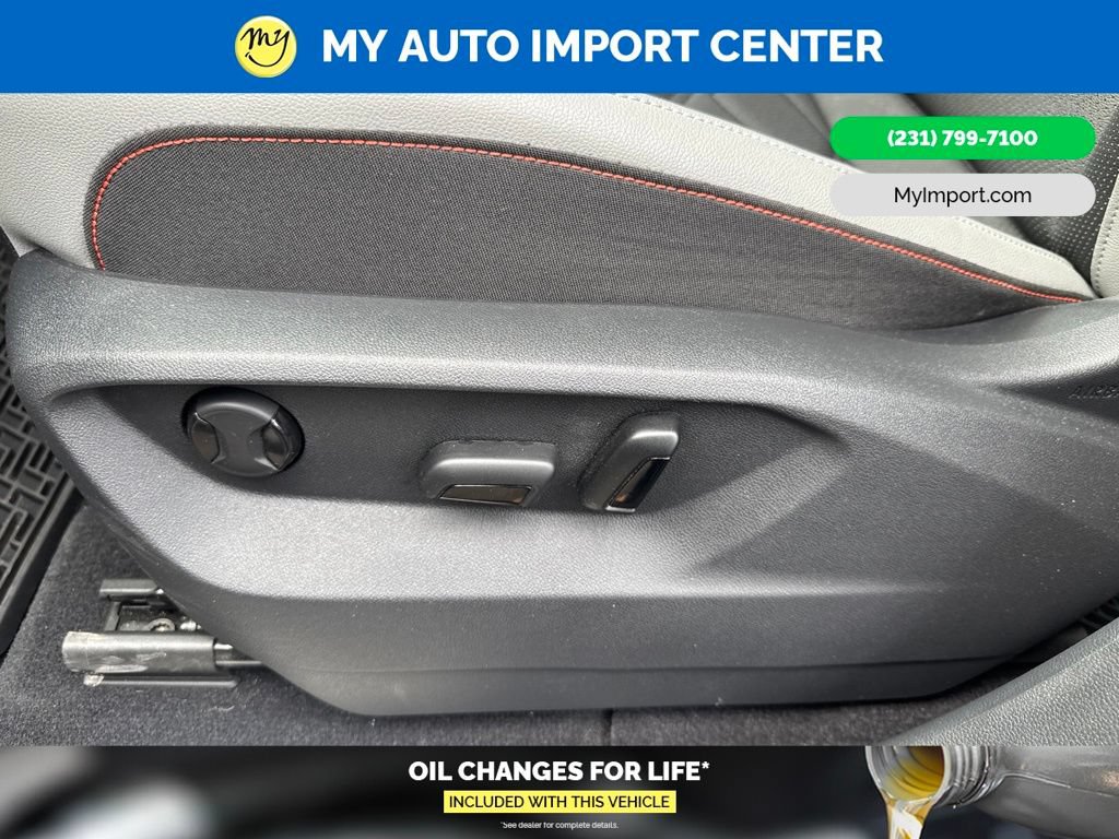 Used 2025 Volkswagen Atlas Peak Edition SE AWD/4WD image 12