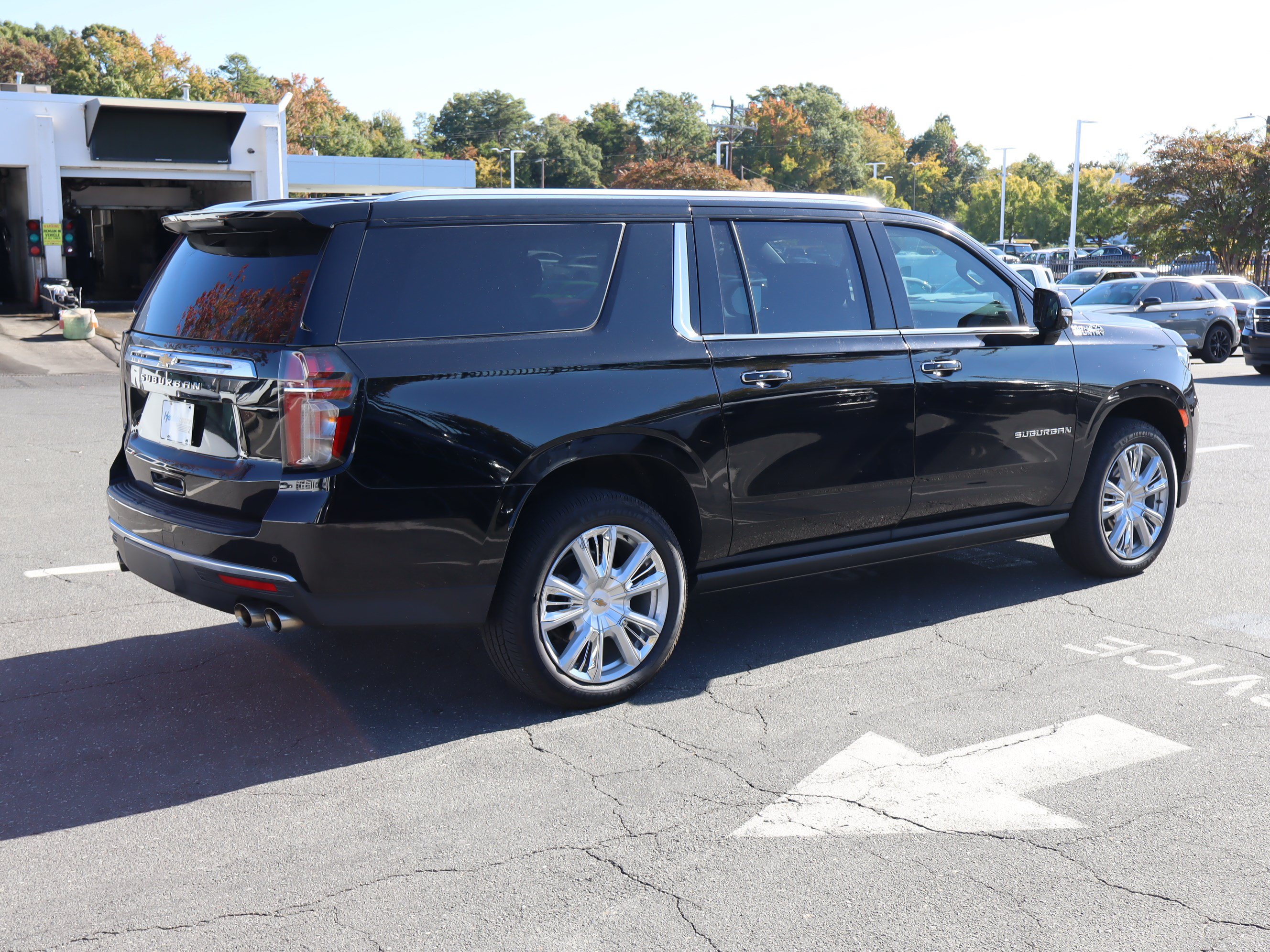 Used 2024 Chevrolet Suburban High Country w/ Advanced Technology Package AWD/4WD image 21