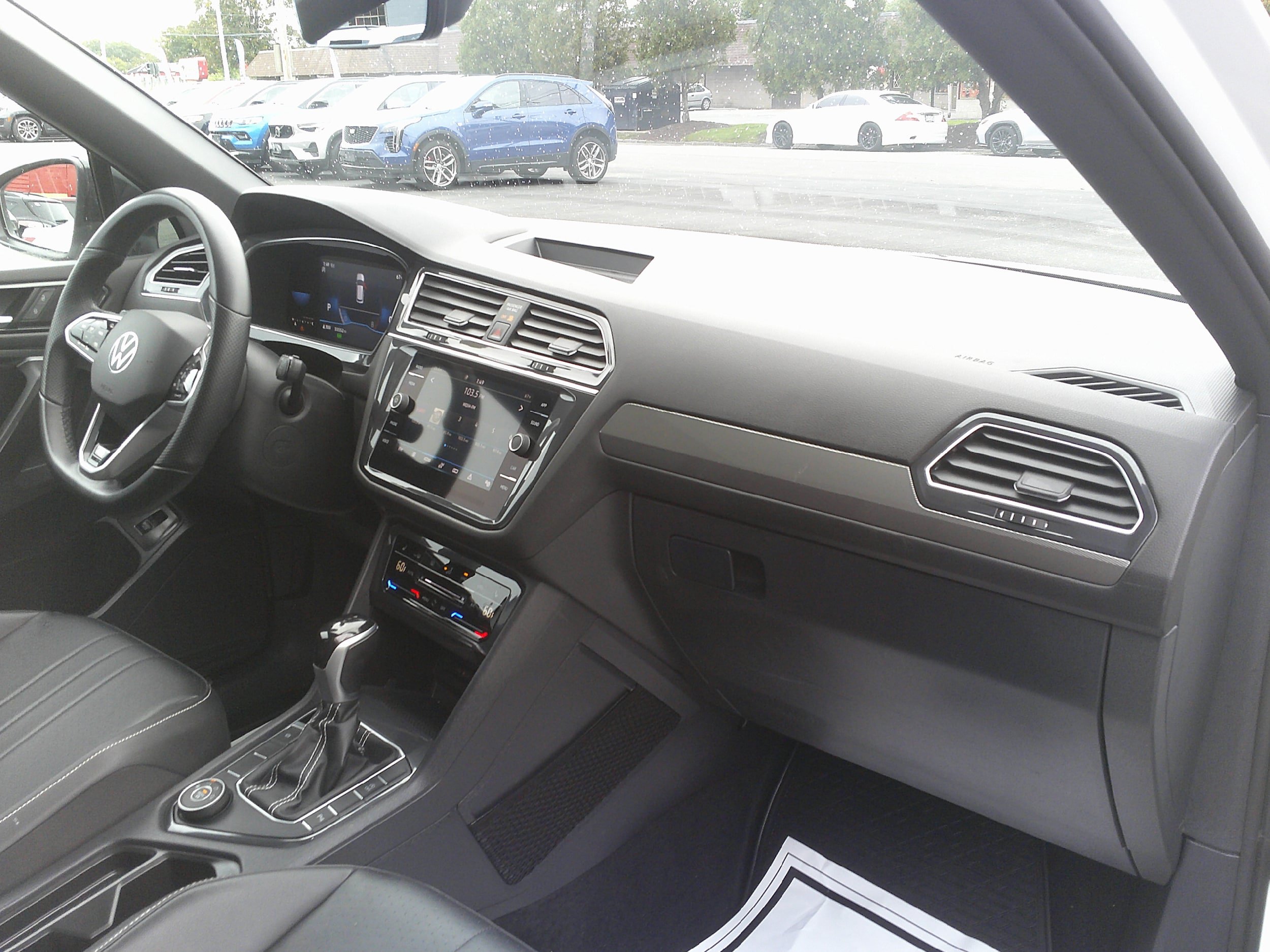 Used 2022 Volkswagen Tiguan SE R-Line AWD/4WD image 26