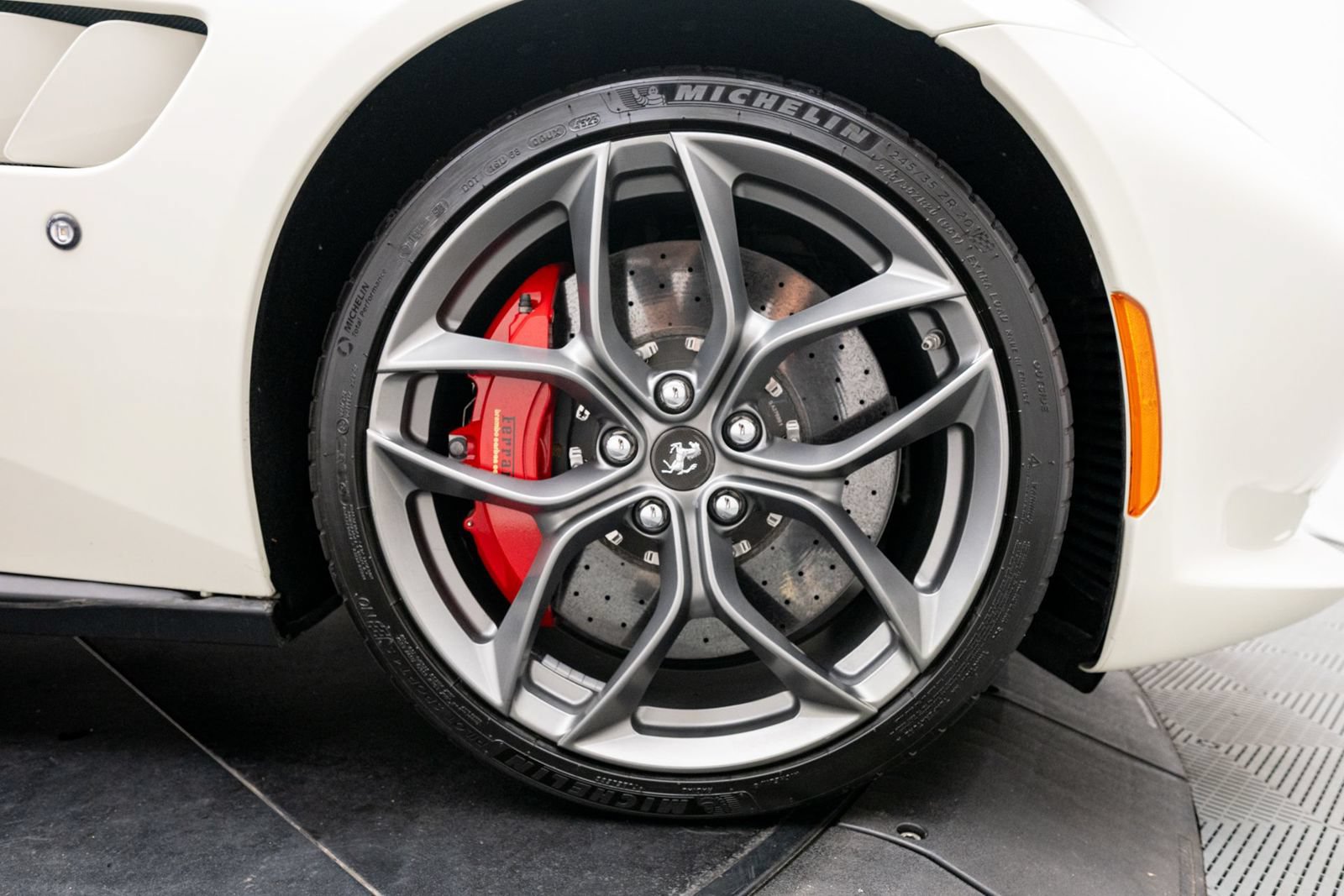 Used 2018 Ferrari GTC4Lusso T RWD image 25