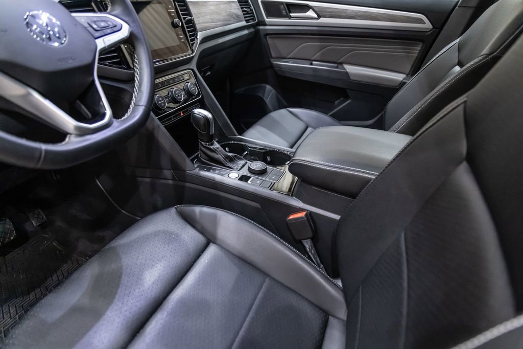 Used 2023 Volkswagen Atlas Cross Sport SE w/ Panoramic Sunroof Package image 19