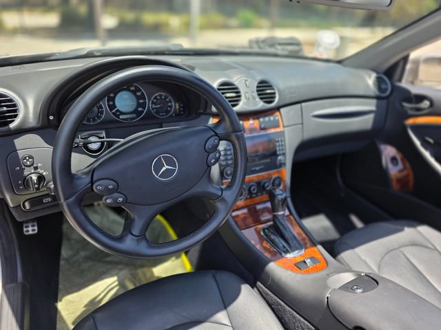 Used 2005 Mercedes-Benz CLK 320 Cabriolet image 22