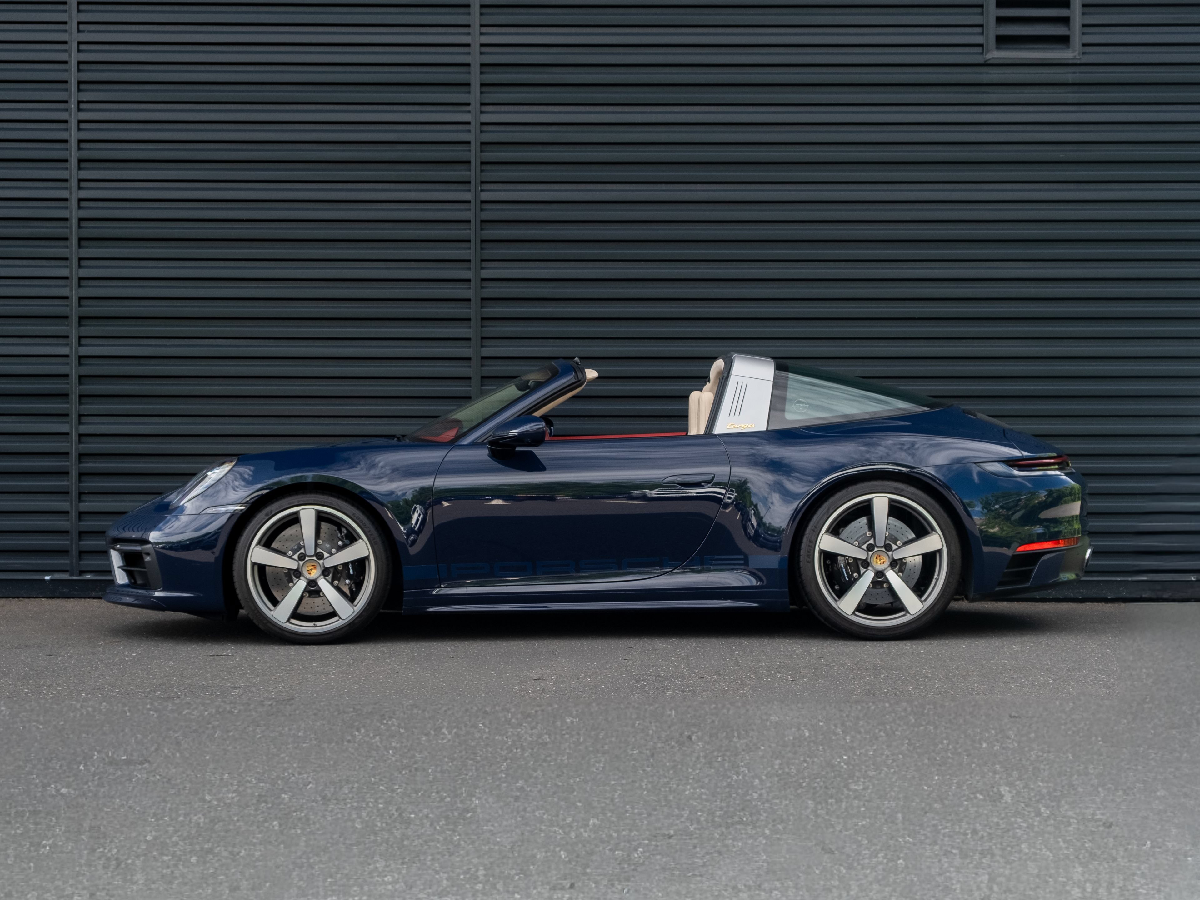 Certified 2021 Porsche 911 AWD/4WD image 2