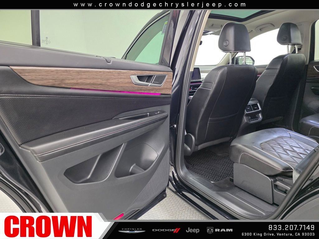 Used 2024 Volkswagen Atlas SEL Premium R-Line image 24
