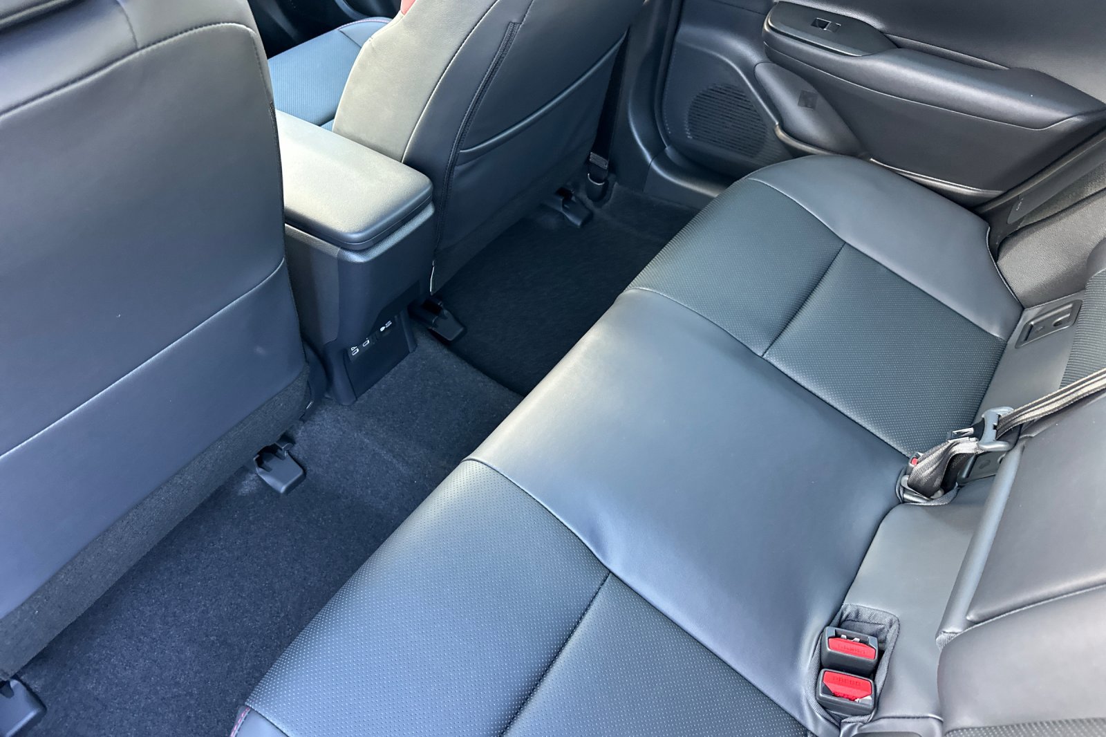 New 2026 Toyota Prius Plug-In Hybrid image 10