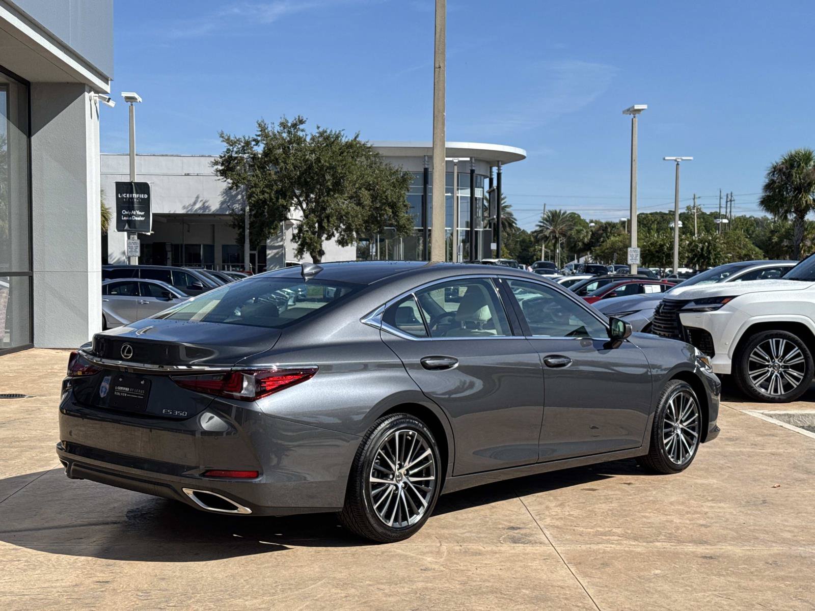 Certified 2025 Lexus ES 350 w/ Premium Package FWD image 3