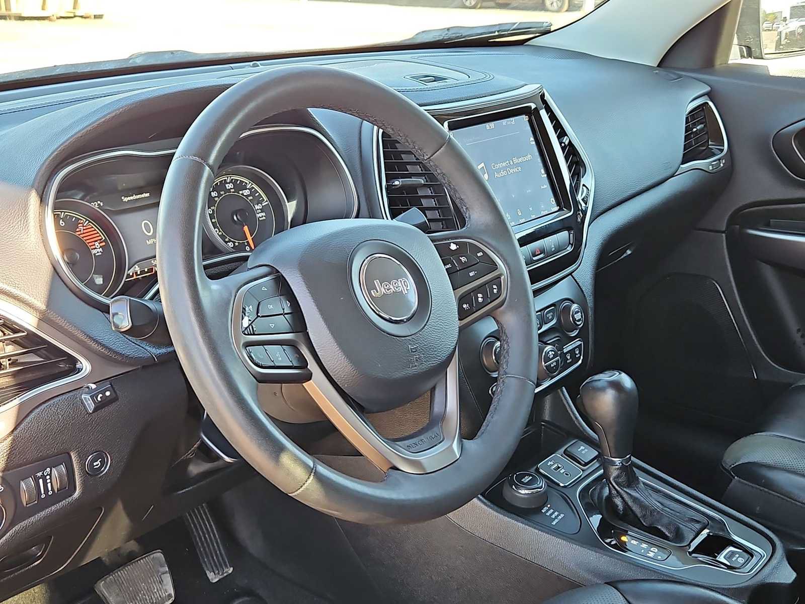 Used 2022 Jeep Cherokee Limited w/ Elite Package AWD/4WD image 10