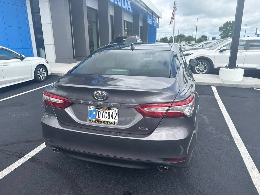 Used 2019 Toyota Camry XLE FWD image 12