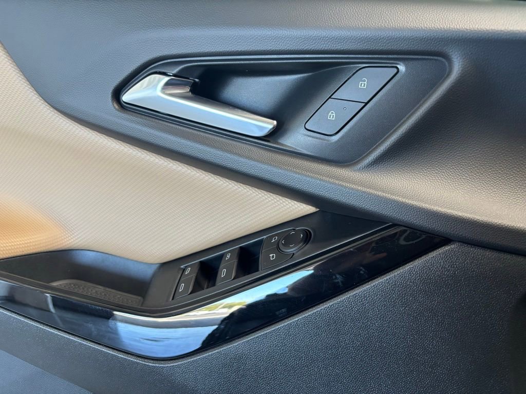 New 2026 Chevrolet Equinox ACTIV w/ Safety and Technology Package FWD image 11