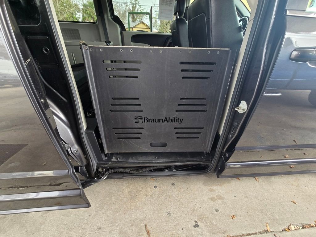 Used 2020 Dodge Grand Caravan SXT FWD image 65