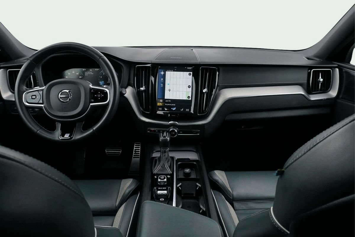 Used 2020 Volvo XC60 T5 R-Design w/ Protection Package Premier AWD/4WD image 22