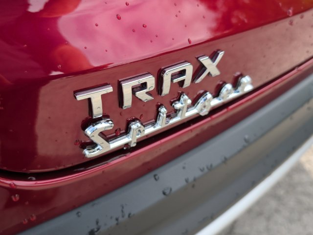 Used 2025 Chevrolet Trax LT FWD image 39